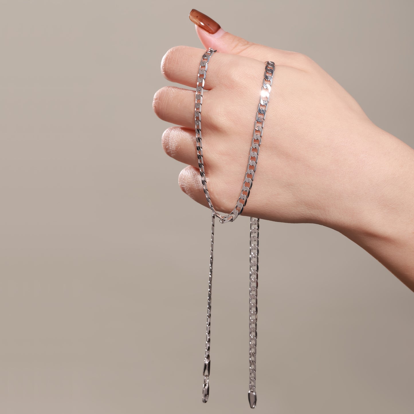 Magazzino Locale, Collana a Catena Cubana Argentata 925, Peso 15.5g/18.5g/20.6g, con Contenuto Argentato di 10g/12.3g/13.4g. Con un Design Elegante e Minimalista, Adatta per l'Uso Quotidiano, Include una Confezione Regalo di Lusso.