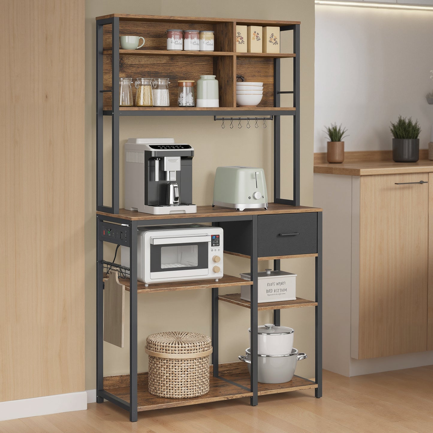 Scaffale Cucina con Multipresa, Mobile Cucina con Ripiani Regolabili, Cassetto in Tessuto, 12 Ganci, 40 x 100 x 180,4 cm, Scaffale per Microonde