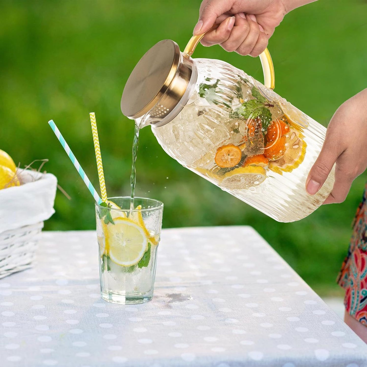 Bandesun 1/2 pezzi Caraffa in vetro con coperchio, 68Oz/2 Litri Caraffa d'acqua vintage, Caraffa in vetro per infusione a freddo, caffè, limonata, tè freddo, bevanda, brocca in vetro resistente al calore, caraffa per servire bevande, distributore di bevan
