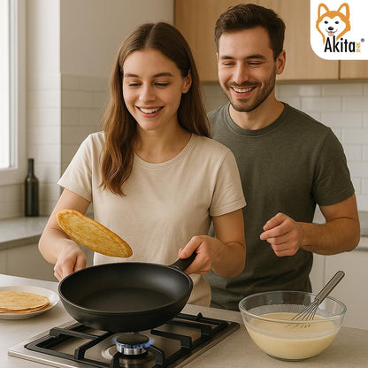 AKITAInk Set 4 Padelle Antiaderenti 16-20-24-28cm | Alluminio Leggero, Rivestimento PFOA Free, Fondo Antiaderente, Manici Soft Touch Made in Italy