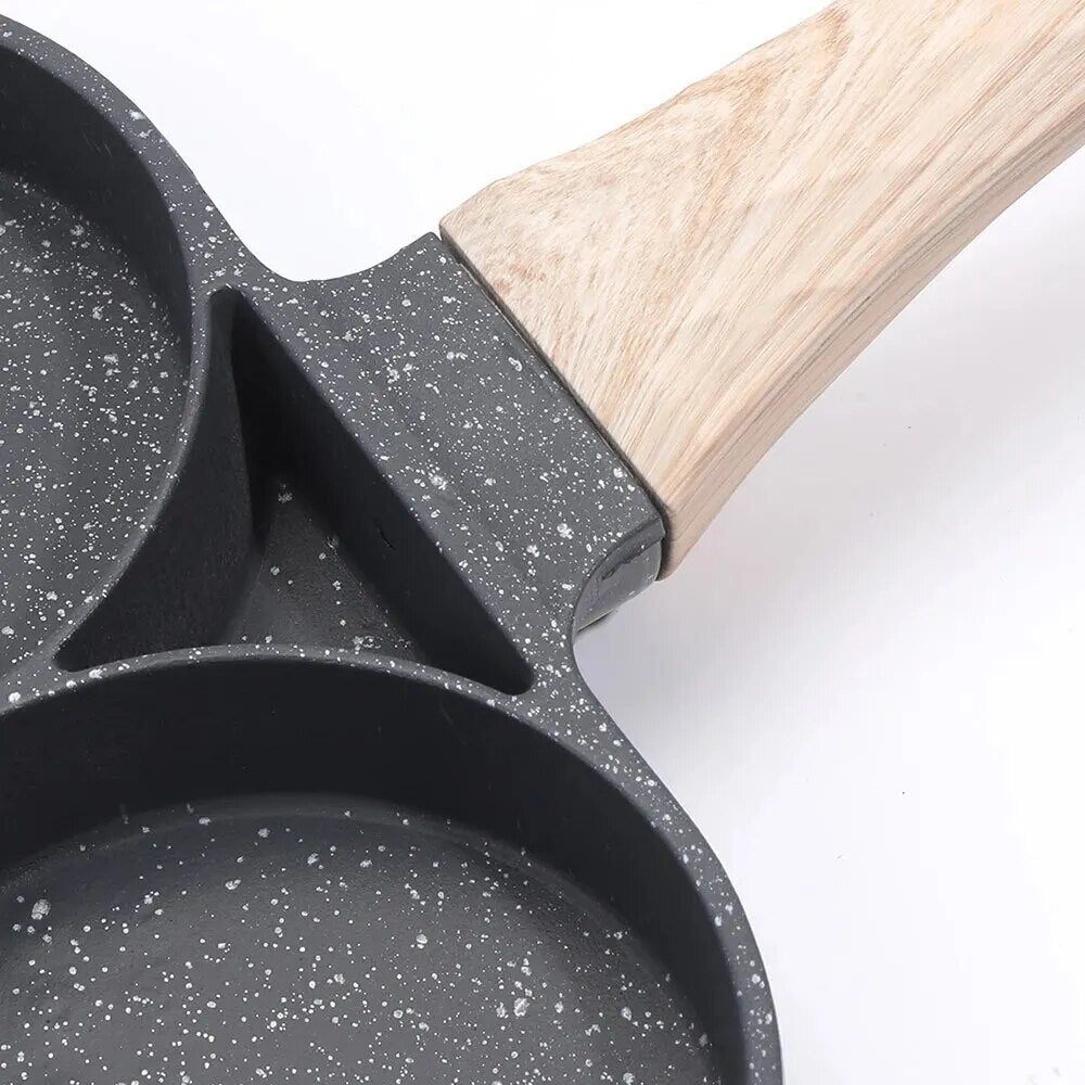 Padella Antiaderente a 4 Fori in Alluminio Perfetta per Uova Pancake Hamburger o Frittate