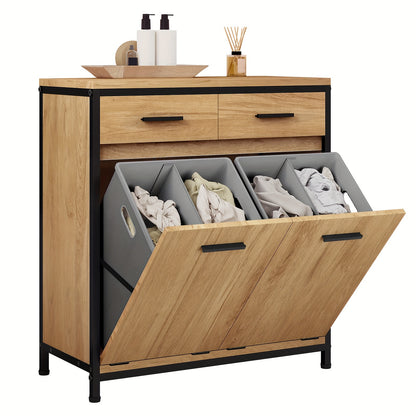 Un mobile da bagno con due sacchi portabiancheria pieghevoli, dotato di due cassetti, funge da contenitore e cestino per il bucato. Questo mobile da bagno, costruito con una struttura in metallo, è disponibile in legno bianco chiaro e finitura nera, misur