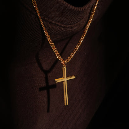 Collana con ciondolo da uomo in argento 925, con croce tridimensionale placcata in oro 18 carati, accompagnata da una robusta catena cubana in argento 925, perfetta come regalo per le feste o la festa del papà, confezionata in una confezione regalo