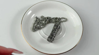 Collana da uomo con San Michele Arcangelo, Collana con ciondolo a forma di urna cineraria, Collana vichinga, Ciondolo con scudo guardiano dell'Arcangelo Michele, Medaglia amuleto cattolica in acciaio inossidabile, Gioiello regalo.