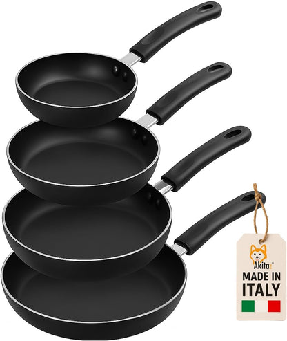 AKITAInk Set 4 Padelle Antiaderenti 16-20-24-28cm | Alluminio Leggero, Rivestimento PFOA Free, Fondo Antiaderente, Manici Soft Touch Made in Italy