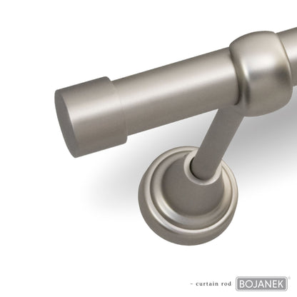 Asta per Tende a Parete in Metallo – BOJANEK – 4 Colori, 8 Lunghezze (120 - 600 cm) – Asta per Tende Resistente, Regolabile, Durevole per Soggiorno, Camera da Letto, Cucina, Bagno, Ufficio; Perfetta per Interni Moderni, Classici, Scandinavi, Loft, Industr