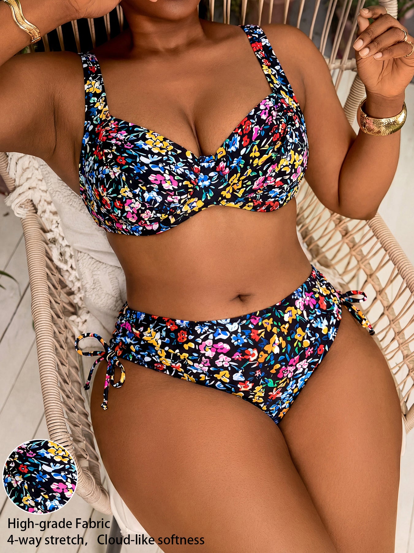 Nuovi set di costumi da bagno estivi e primaverili con bikini floreale separato alla moda, a vita alta e stile con arricciature, adatti a donne per spiaggia e abbigliamento casual.