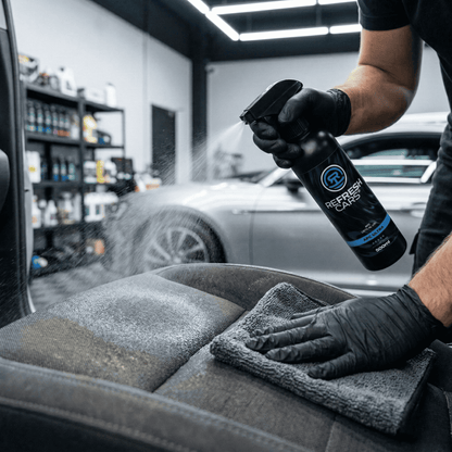 Detergente Auto APC Ultra Refresh Cars 500ml - Pulitore Universale Professionale Interni - Cuoio, Cruscotto, Plastica, Tessuti e Motore - Kit con Panno Microfibra