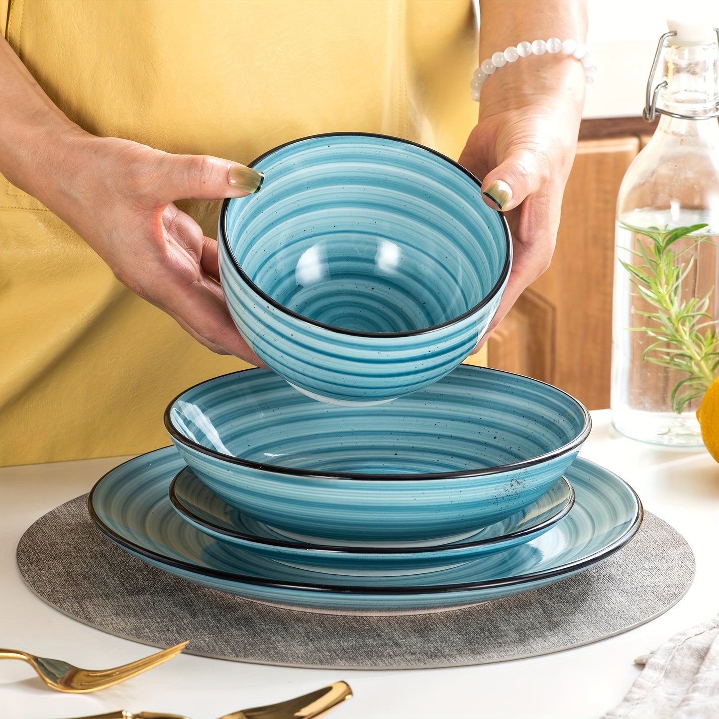 Set da 24 pezzi per 6 persone, set di piatti e ciotole con motivi a spirale dipinti a mano su entrambi i lati, servizio combinato di stoviglie in porcellana, piatti piani, piatti da dessert, ciotole per pasta e ciotola per cereali, blu, lavabile in lavast