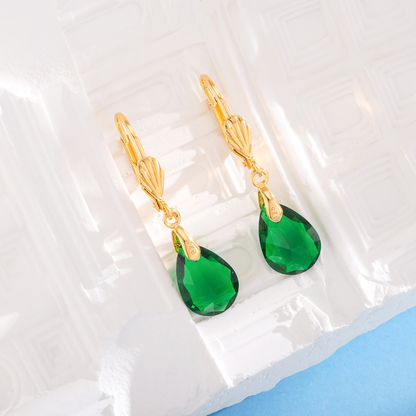 Magazzino Locale, Orecchini Pendenti da Donna in Argento Sterling 925 con Elegante Cristallo Artificiale Verde, Regalo Perfetto per San Valentino, Natale e Uso Quotidiano, Forniti con una Bellissima Scatola Regalo.