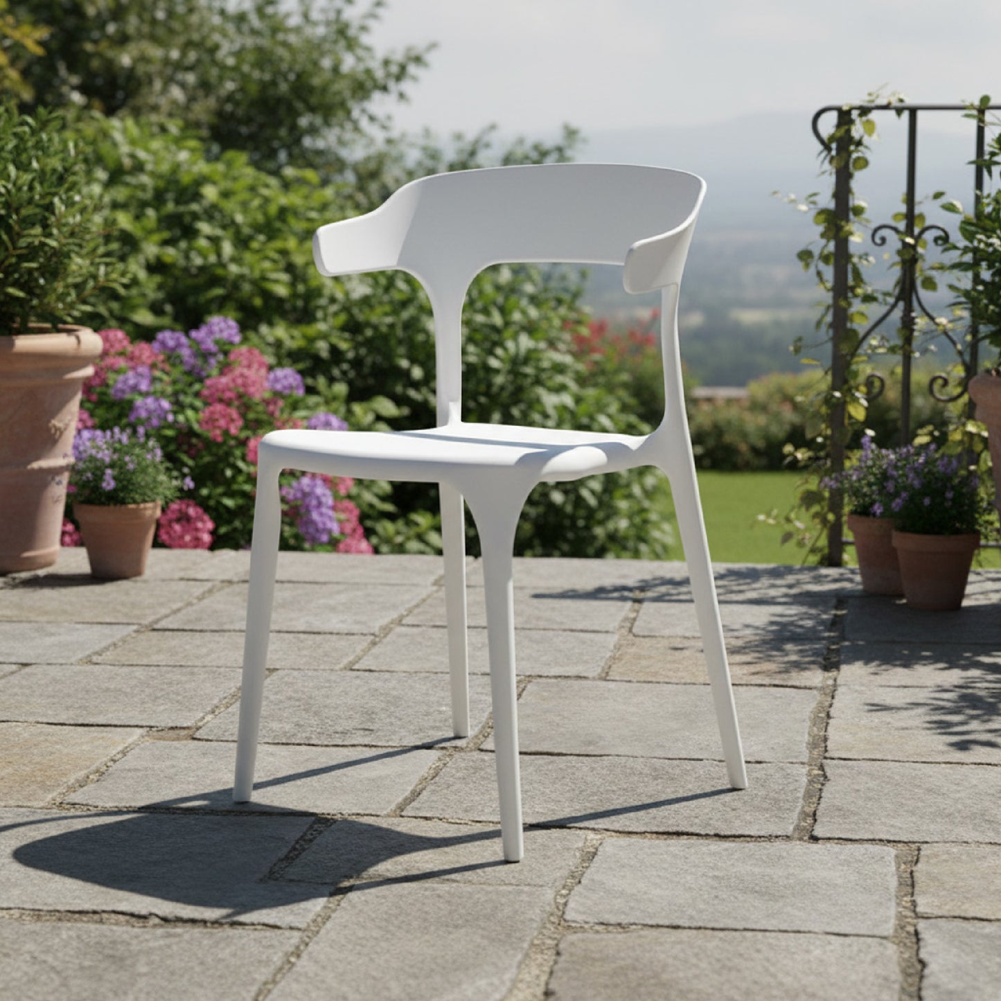 Baroni Home Set 4 Sedie in Plastica Bianca – Sedie Impilabili, Pronte all’Uso Senza Montaggio, Facili da Pulire, con Piedini Antiscivolo per Maggiore Stabilità – Ideali per Cucina, Soggiorno, Sala da Pranzo, Giardino, Terrazzo o Balcone – Sedute Comode e
