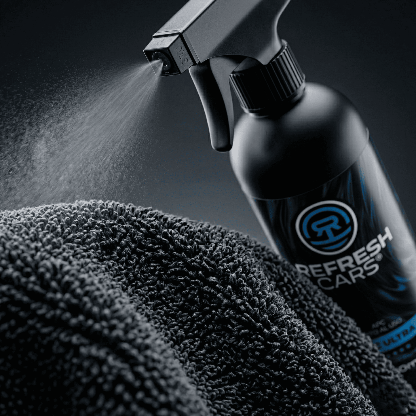 Detergente Auto APC Ultra Refresh Cars 500ml - Pulitore Universale Professionale Interni - Cuoio, Cruscotto, Plastica, Tessuti e Motore - Kit con Panno Microfibra