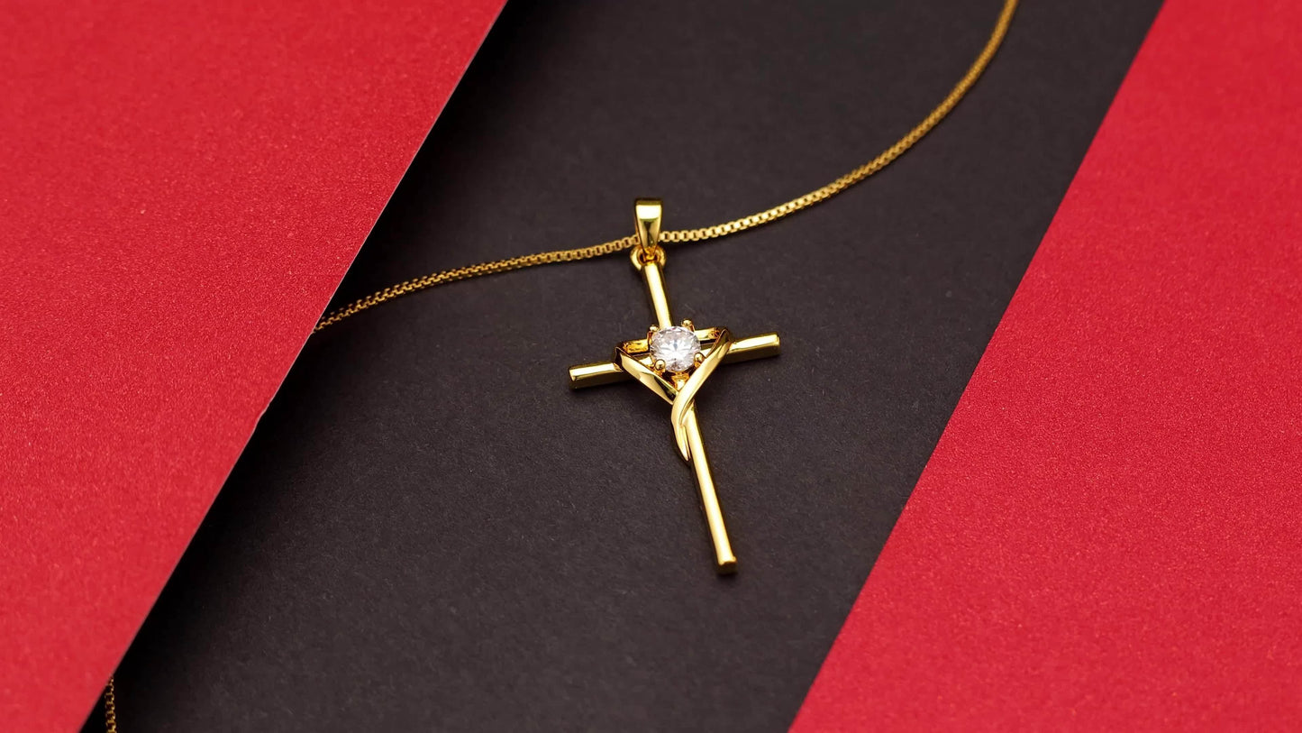 Magazzino Locale, Collana a Croce con Zirconia Dorata in Argento 925 da Donna, Temperamento Elegante, Adatta per l'Uso Quotidiano, Regalo Perfetto per le Feste per Donne per San, Natale, Anniversario, Confezionata in un'Esquisita Confezione Regalo