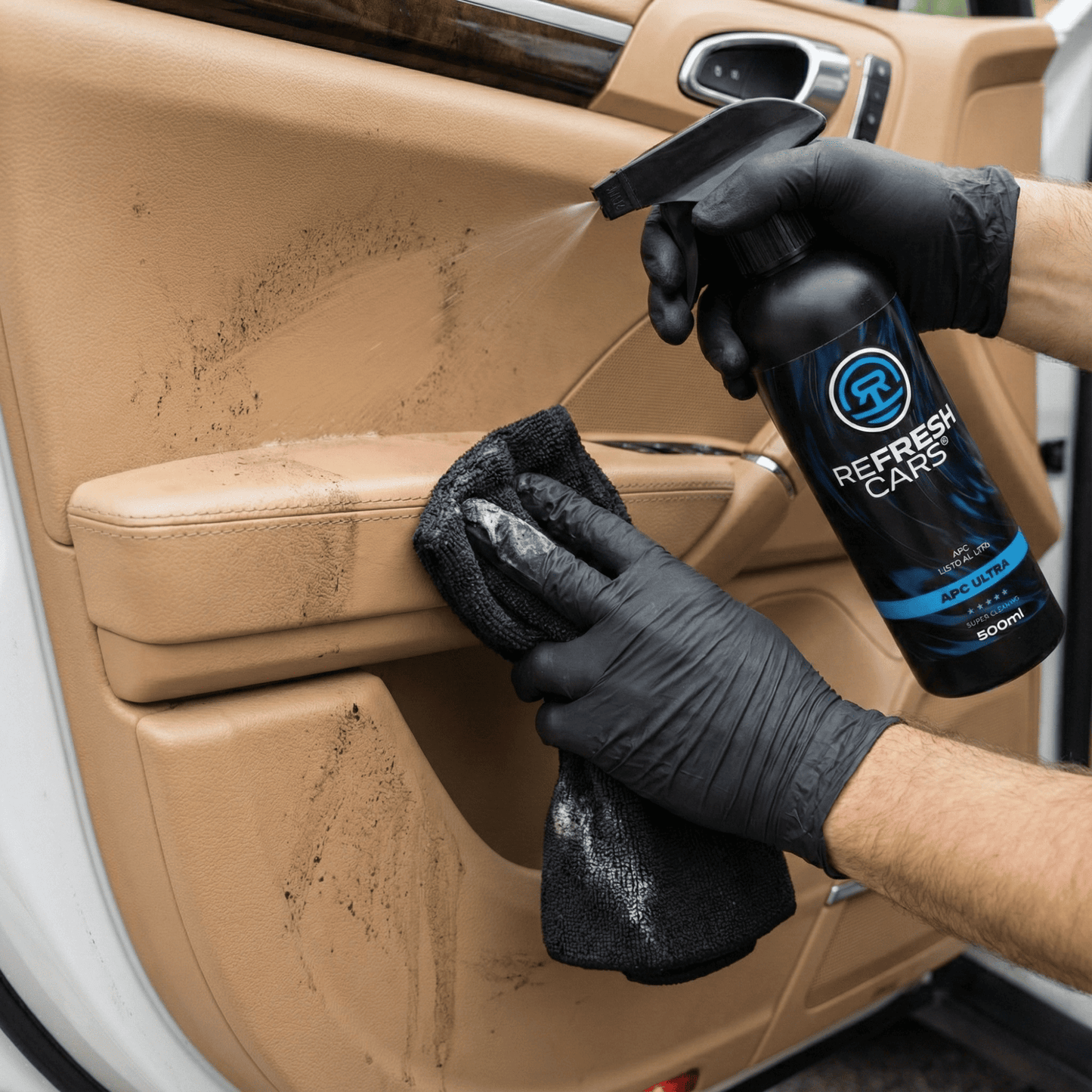 Detergente Auto APC Ultra Refresh Cars 500ml - Pulitore Universale Professionale Interni - Cuoio, Cruscotto, Plastica, Tessuti e Motore - Kit con Panno Microfibra