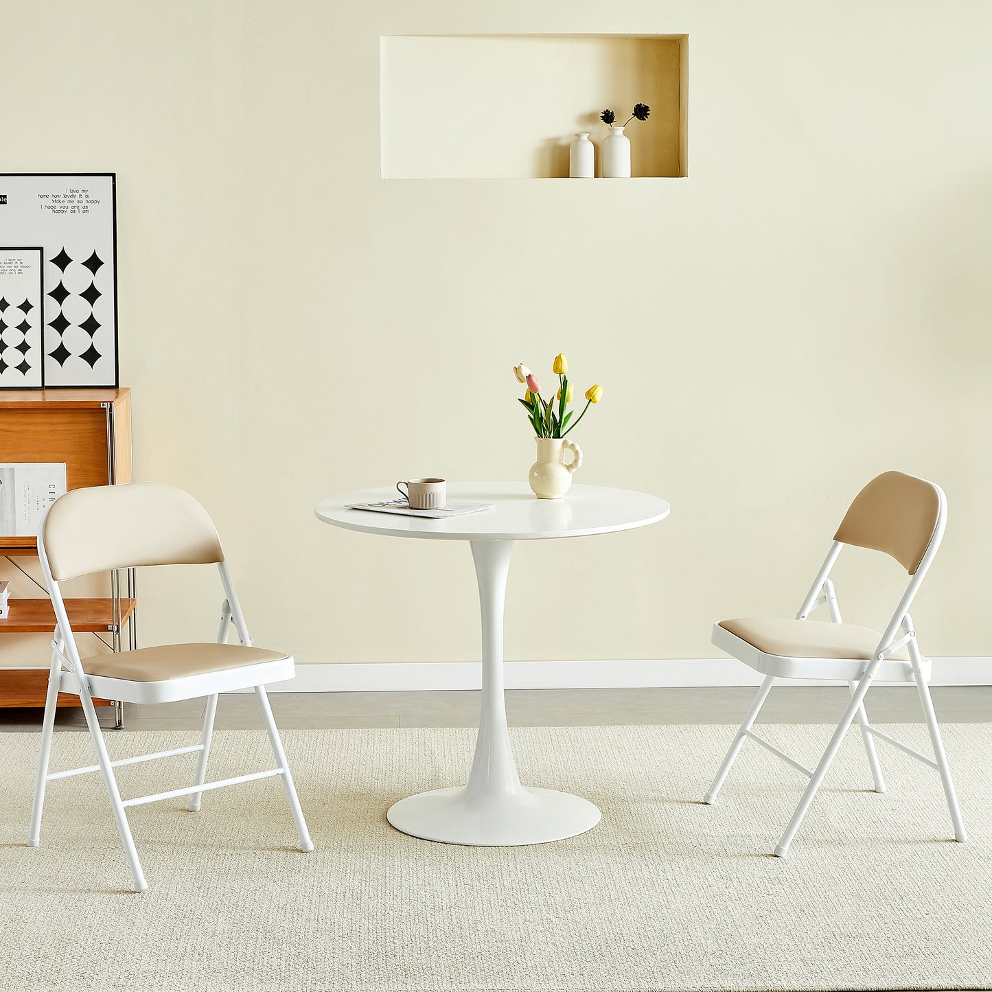 Set di 2 sedie pieghevoli MCC Direct, realizzate in pelle sintetica, con struttura in metallo e sedile imbottito, facili da piegare e conservare per casa, ufficio, sala da pranzo e ricevimento.