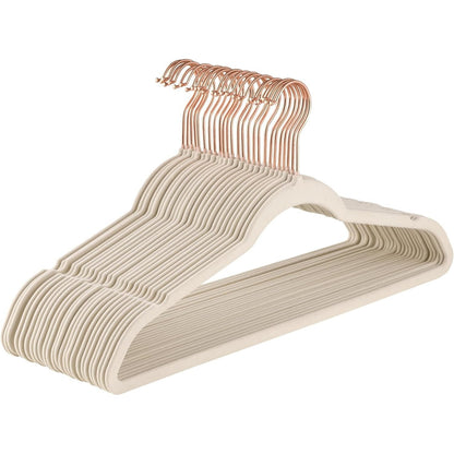 Baroni Home Grucce in Velluto Salvaspazio 44,5 cm – Appendiabiti Antiscivolo con Gancio in Oro o Argento – Design Elegante e Ultra Sottile, Ideali per Vestiti, Camicie, Cappotti – Alta Capacità di Carico – Set da 20 o 50 Pezzi per Organizzare al Meglio il