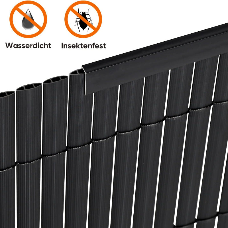 Profilo copertura per recinzione in PVC, 5 pezzi X 1M, progettato come accessorio di protezione per schermi privacy in PVC. Ogni profilo è lungo 1M, disponibile in confezione da 5. Resistente, resistente alle intemperie e facile da installare, ideale per