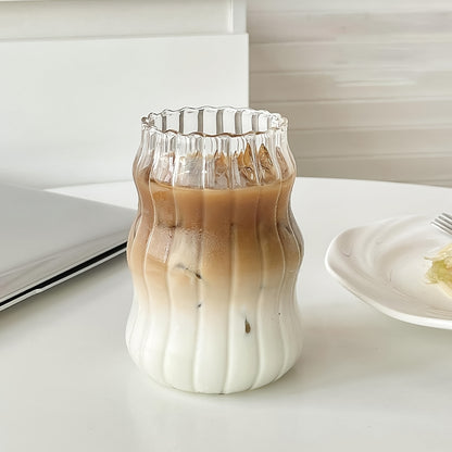 Magazzino Locale, Set di 6 Bicchieri a Strisce a Forma di Nuvola, Include 6 Cannucce, 530 ml/18 oz, Adatto per Bevande Calde/Fredde, Succo, Latte, Acqua, Gelato, Cocktail, Perfetto per Feste, Realizzato in Vetro Borosilicato, Lavabile in Lavastoviglie