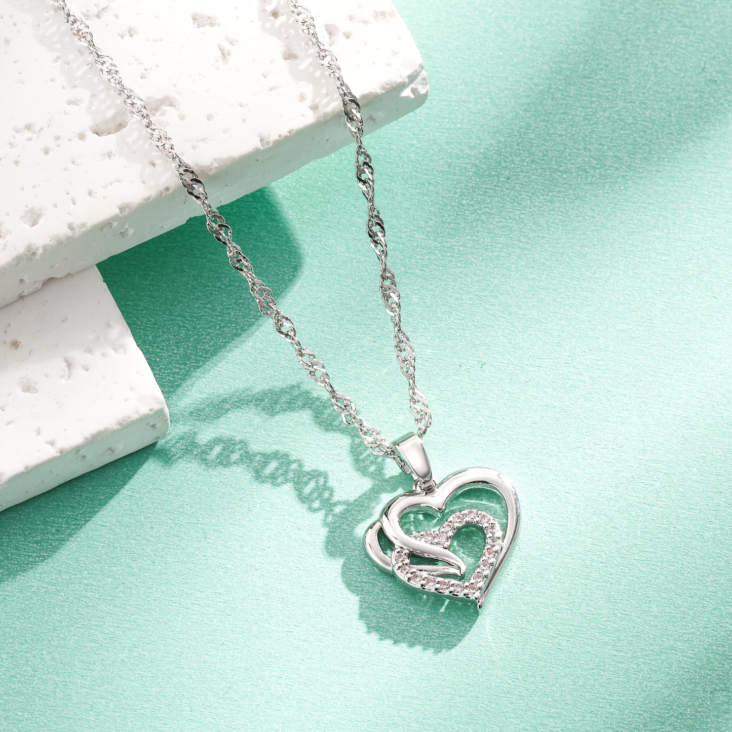 Collana pendente elegante in argento 925 per donna, con catena a onda unica e pendente a cuore in Zirconia sintetica scintillante, regalo perfetto per le feste e per le donne, confezionato in scatola regalo