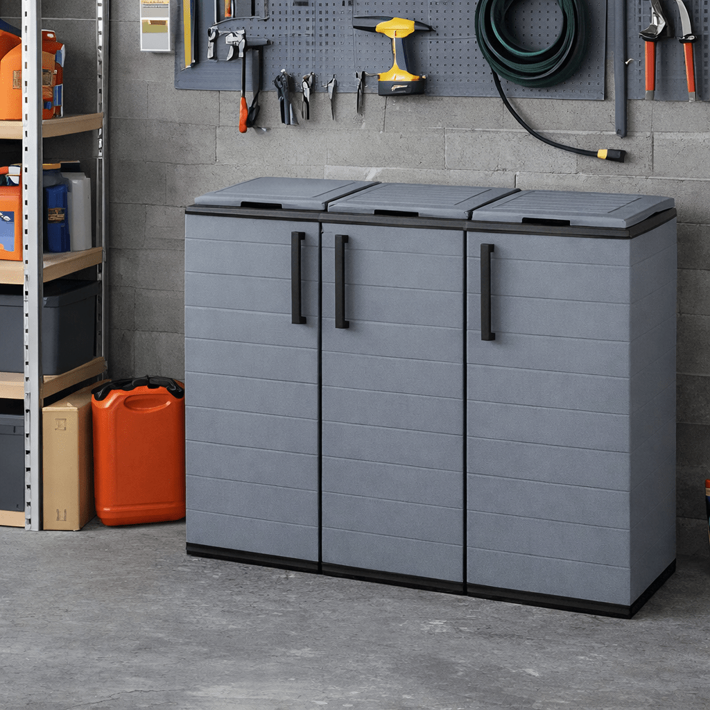 Buystar Mobile Raccolta Differenziata 300L con 3 Scomparti – Armadio Pattumiera Basso in Plastica Riciclabile con Coperchi, Anelli Portasacco – Contenitore Rifiuti con Ante e Cerniere in Acciaio – Uso Interno ed Esterno – 102x37xH84 cm