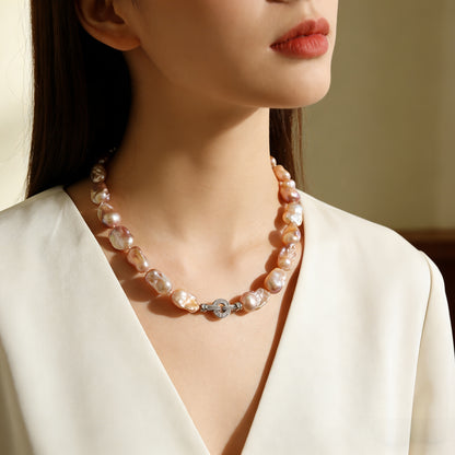 Collana Barocca Bianca, Spessa e Naturale Bianca da Donna, Collana Grande con Perline, Collana con Ciondolo Retrò, Fibbia Rotonda per Sicurezza e Robustezza, Lunghezza Catena 45cm, Misura: 13-16mm, Uso Quotidiano, Regalo di Compleanno, Regalo per Festival