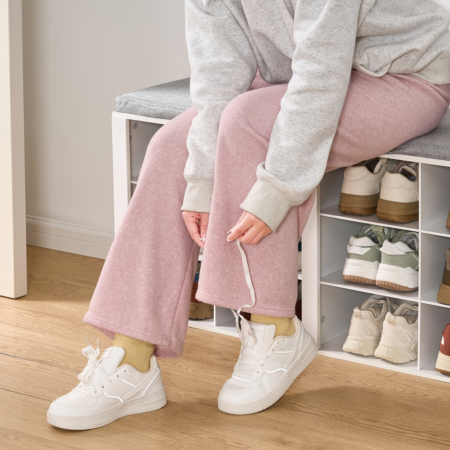 Panchina Portascarpe, Scaffale per Scarpe con Seduta, Panchina con Contenitore, Cuscino, 12 Scomparti, per Soggiorno, Ingresso, Camera da Letto, Bianco-grigio