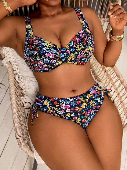 Nuovi set di costumi da bagno estivi e primaverili con bikini floreale separato alla moda, a vita alta e stile con arricciature, adatti a donne per spiaggia e abbigliamento casual.