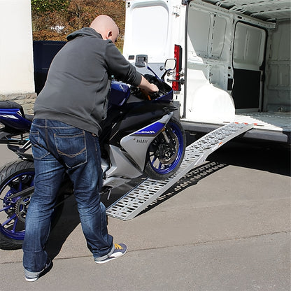 Rampa di Carico Pieghevole, con Capacità di Carico di 340 kg per Rampa. Adatta per Rimorchi e Binari di Carico. Rampa Antiscivolo Adatta per Moto, ATV, Quad e Autovetture. Rampa di Carico in Alluminio. 1 pz, 226 cm, Pieghevole.
