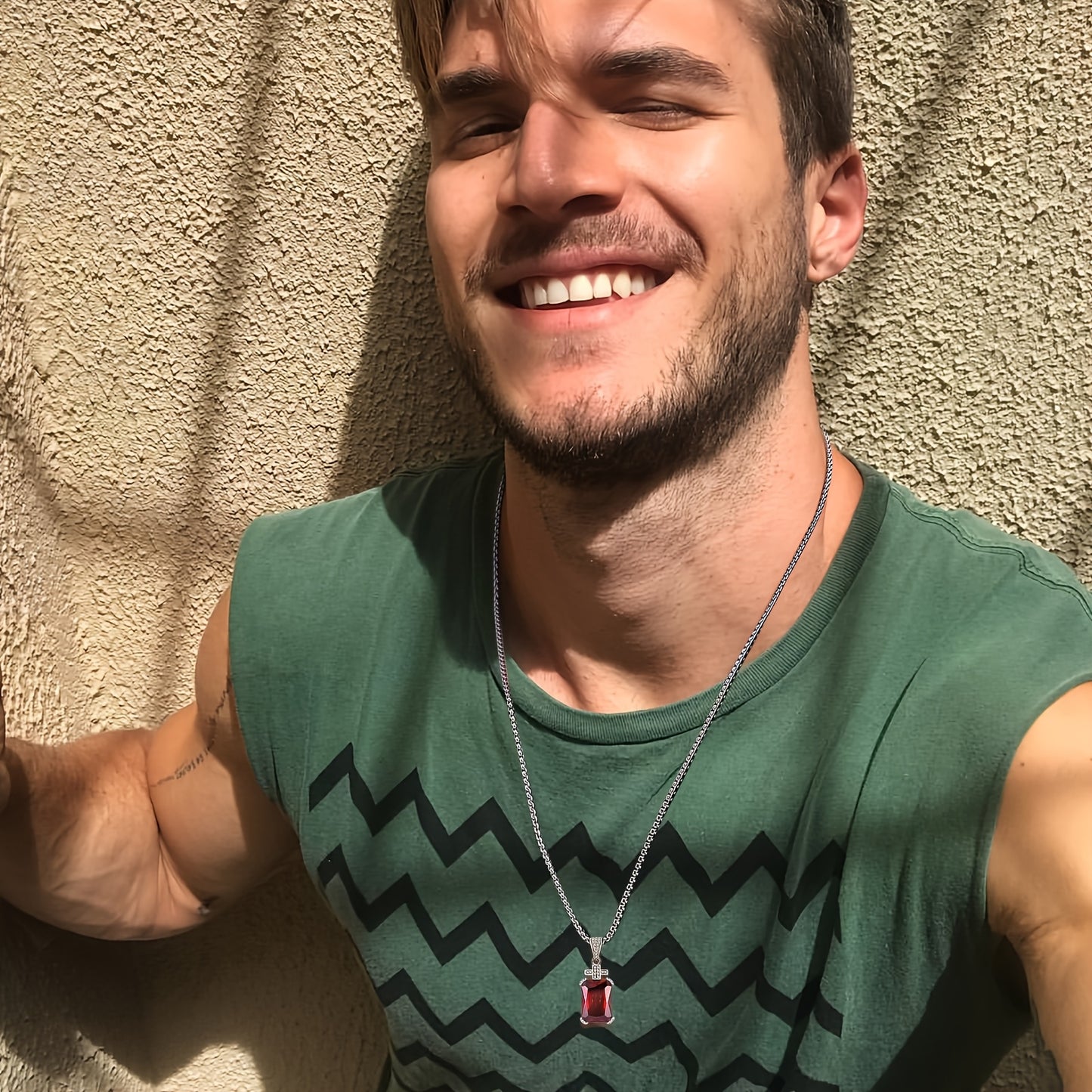 Collana a croce da uomo di alta qualità | Ciondolo con zaffiro cubico taglio gemma sintetica da 17,5CT | Catena in acciaio inossidabile 304L da 60,96 cm | Regalo di lusso per lui