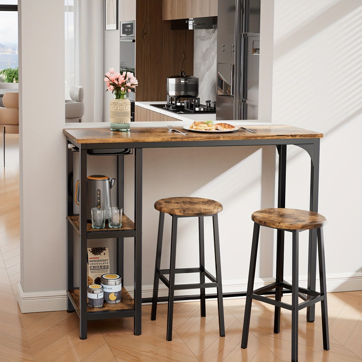Set da bar 3 pezzi con tavolo e sedie, moderno set da bar in ghisa nera con 2 sgabelli, set da tavolo industriale e sgabelli da bar, piano in legno, tavolo da pub rettangolare con ripiani e portaglassa, per cucina, soggiorno, facile da pulire e montare