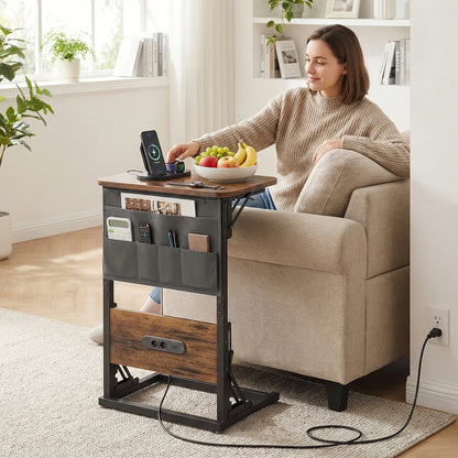 Tavolino angolare a forma di C, tavolo da pranzo pieghevole e vassoio da TV con prese integrate, tavolino laterale pieghevole salvaspazio per divano, poltrona reclinabile, soggiorno e camera da letto