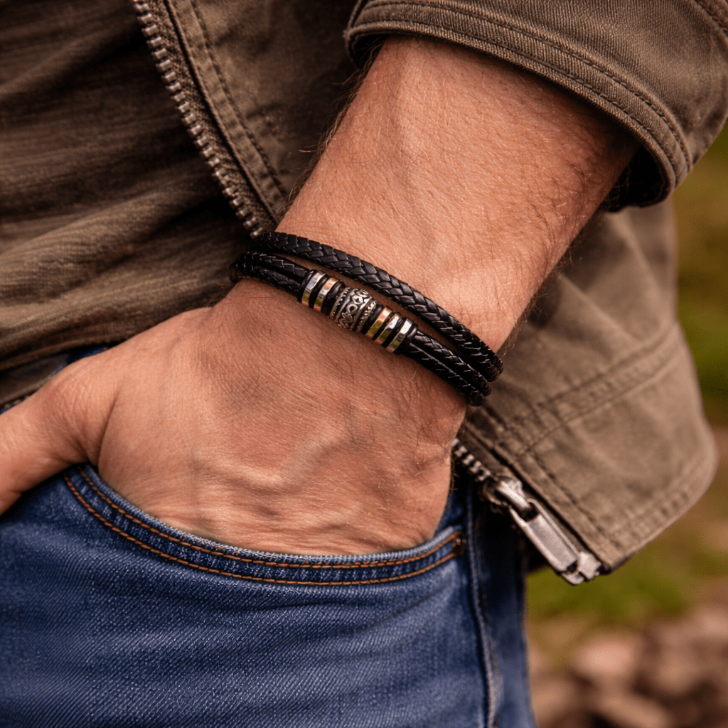 Bracciale da uomo in pelle, bracciale nero intrecciato con chiusura magnetica in acciaio inossidabile, regalo per uomo per San Valentino e compleanno, 21 cm adatto alla maggior parte