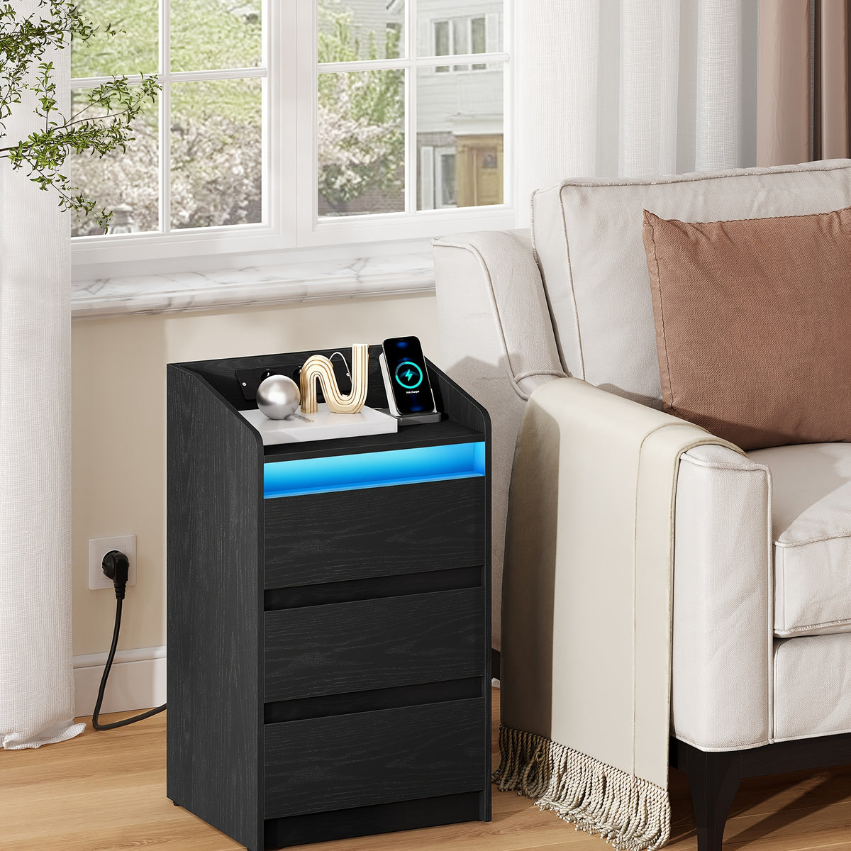 Cassettiere, illuminazione LED per camera da letto e letto – vista dettagliata 7