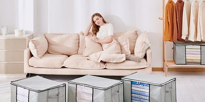 Scatola portaoggetti grigia con coperchio, progettata per organizzare vestiti, coperte e cuscini, con design pieghevole e maniglie rinforzate, con una capacità di 90 litri, contenitore da mettere sotto il letto