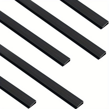 Profilo copertura per recinzione in PVC, 5 pezzi X 1M, progettato come accessorio di protezione per schermi privacy in PVC. Ogni profilo è lungo 1M, disponibile in confezione da 5. Resistente, resistente alle intemperie e facile da installare, ideale per