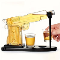Un decanter 230ml + due bicchieri da vino 50ml
