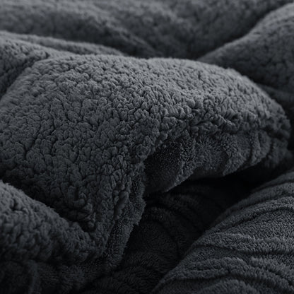 1 pz. Trapunta in Pile di Pelliccia Lussuosa - Biancheria da Letto Spessa, Calda e Ipoallergenica, Design Trapuntato Morbido per un Comfort Accogliente Tutto l'Anno, Trapunta Senza Copripiumino, Elementi Essenziali per la Camera da Letto, Comfort Domestic