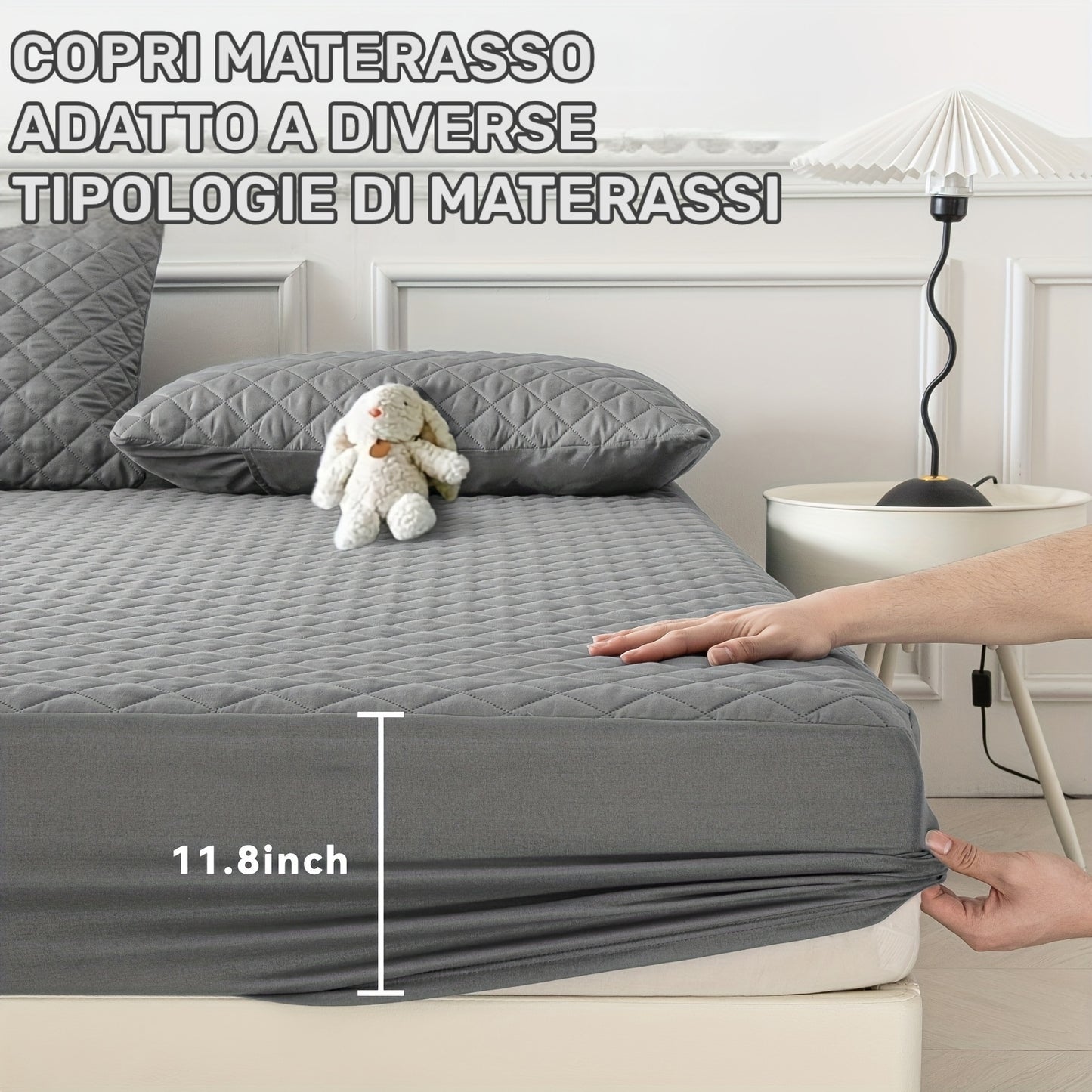 Questo è un set da 3 pezzi che include un proteggi materasso impermeabile ultra-morbido e una mezza federa (il nucleo del cuscino non è incluso). Presenta un design spesso e caldo in tinta unita, il che lo rende un'opzione perfetta per proteggere i matera