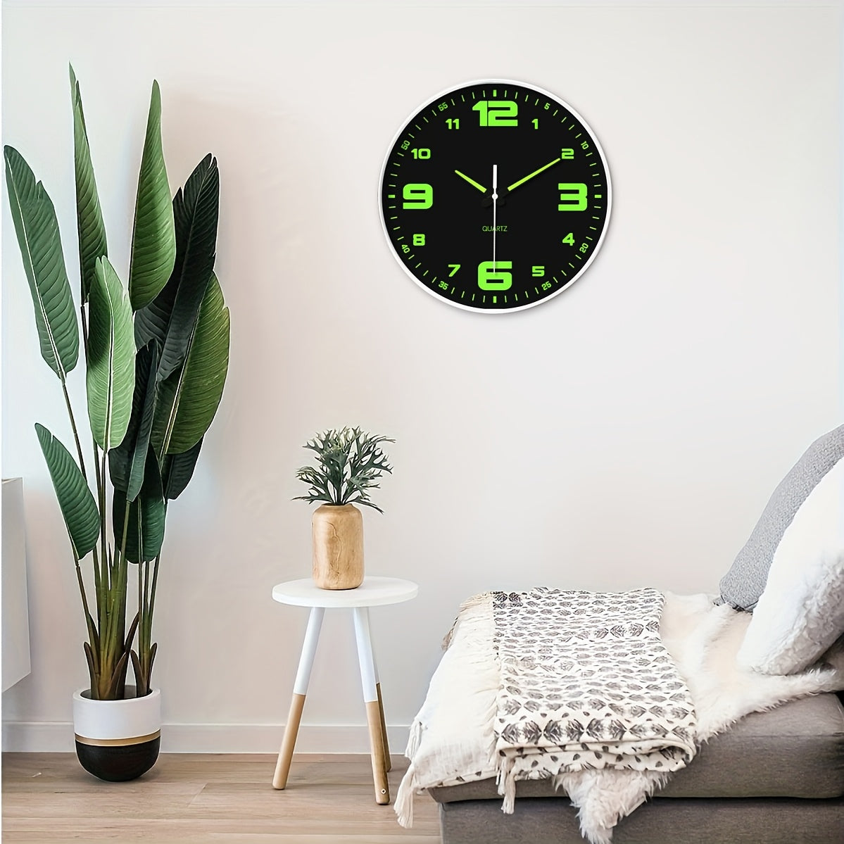 Orologio da parete silenzioso a 12 pollici con numeri che si illuminano al buio, numeri e lancette luminose che assorbono l'energia, 20,32-40,64 cm, in plastica senza ticchettio, a batteria, per soggiorno, camera da letto, ufficio, decorazioni da parete,