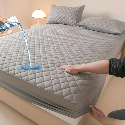 Questo è un set da 3 pezzi che include un proteggi materasso impermeabile ultra-morbido e una mezza federa (il nucleo del cuscino non è incluso). Presenta un design spesso e caldo in tinta unita, il che lo rende un'opzione perfetta per proteggere i matera