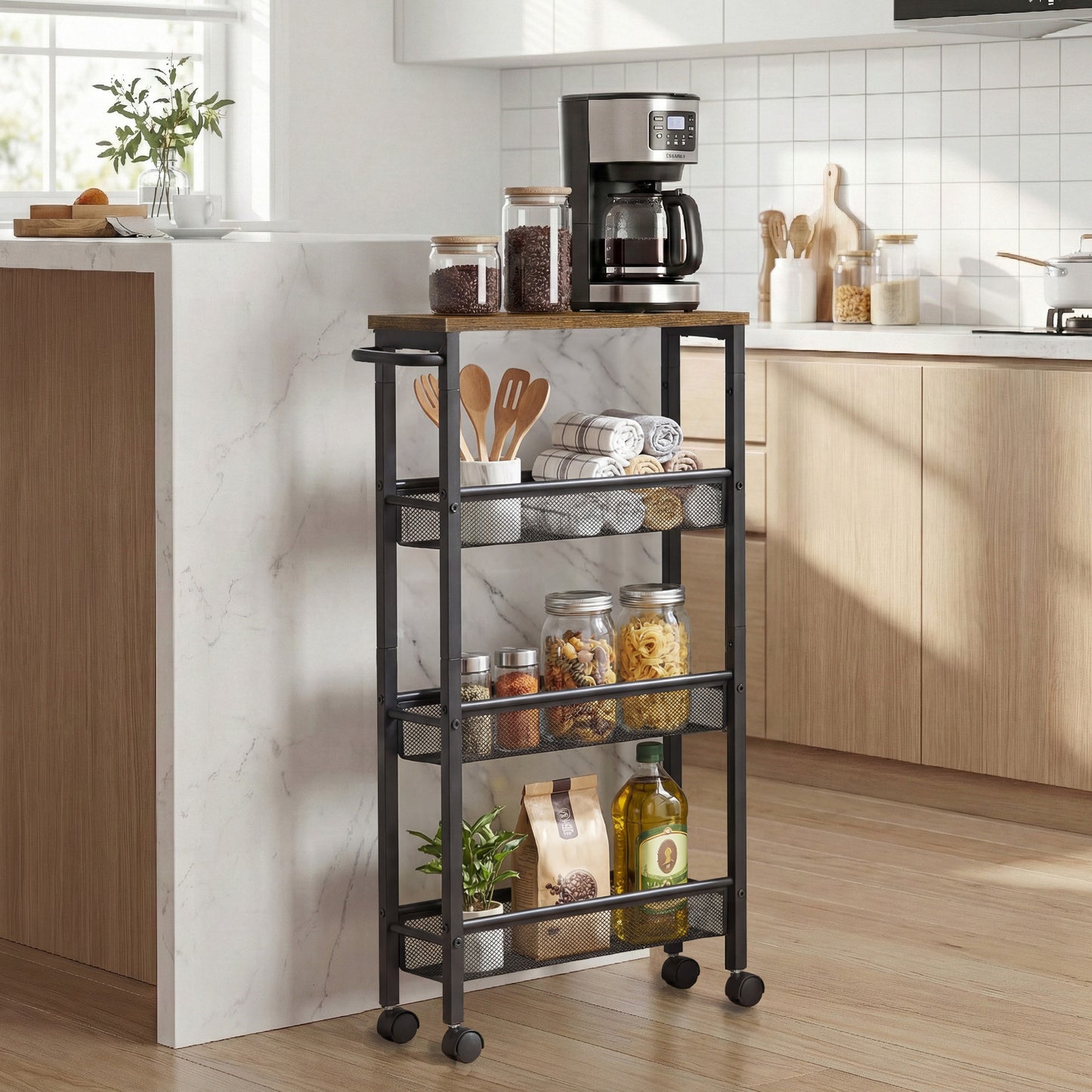 Carrello multiuso con rotelle, design sottile, si inserisce perfettamente negli spazi della cucina. Adatto per l'uso vicino alle cappe aspiranti, nei bagni e accanto ai frigoriferi.