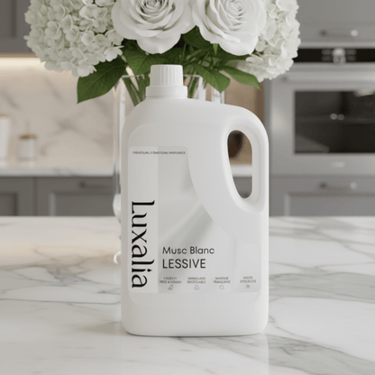Detergente per bucato White Musk - Formato XXL 5 Litri - Fino a 200 Lavaggi - Senza Pittogrammi e Senza Conservanti MIT / BIT / CMIT - Efficace in Lavaggio a Freddo e a Ciclo Breve - White Musk - LUXALIA