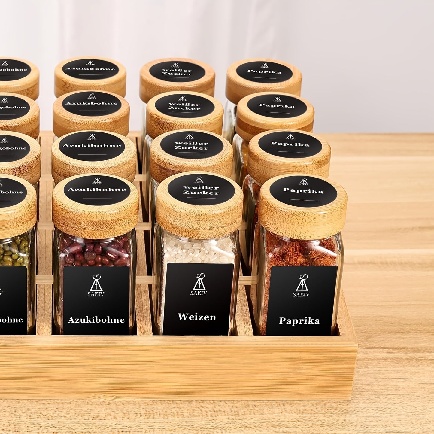 Set da 24 barattoli per spezie con portaspezie in bambù, barattoli per spezie in vetro con etichette nere in tedesco e coperchi ermetici in bambù, contenitore per spezie con imbuto grande in acciaio inossidabile, organizzatore per spezie facile da spostar